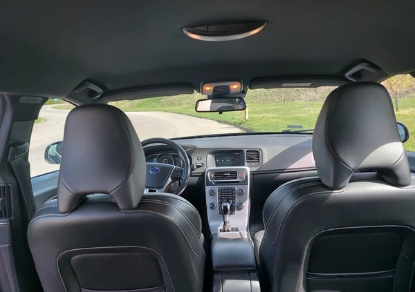 Volvo V60 cena 47900 przebieg: 251890, rok produkcji 2018 z Kęty małe 67